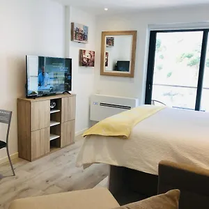 Cp High Floor Luxury Sleeps 3 Apartment